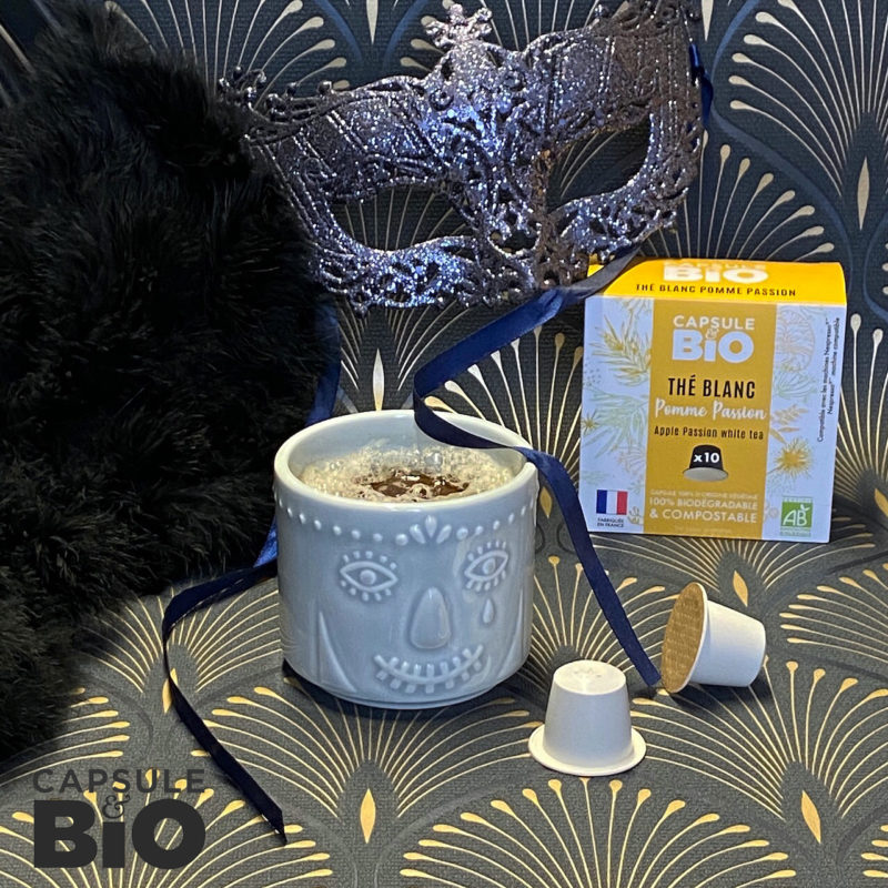 capsules thé pomme passion décor masque carnaval